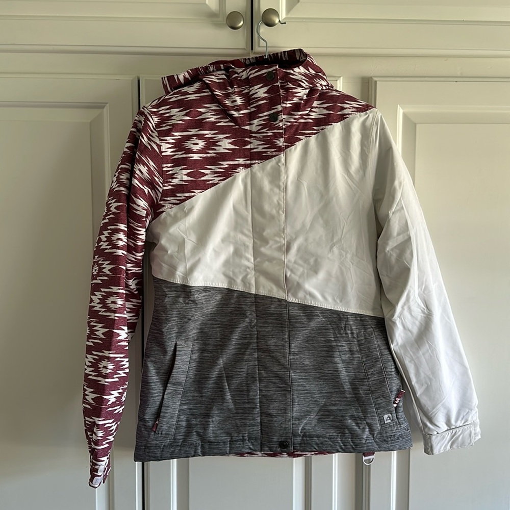 Aperture ski/snowboard jacket size Small
